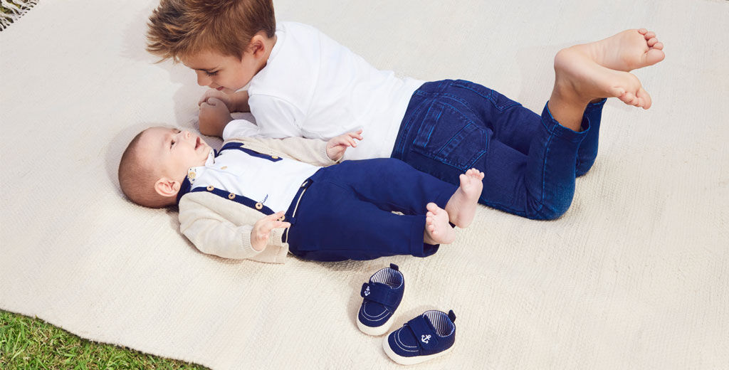 https://www.chicco.it/dw/image/v2/BJJJ_PRD/on/demandware.static/-/Sites-Chicco-Italy-Library/it_IT/dw6290181f/site/06-Pagina di Categoria/Fashion/Scarpe/Neonato /2023/PE 2023/Primavera/banner-neonato-pe.jpg